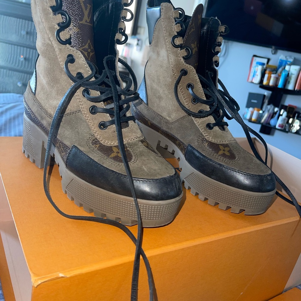 Louis Vuitton boots - Picture 4 of 6